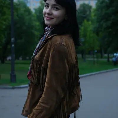 Брюнетка с характером